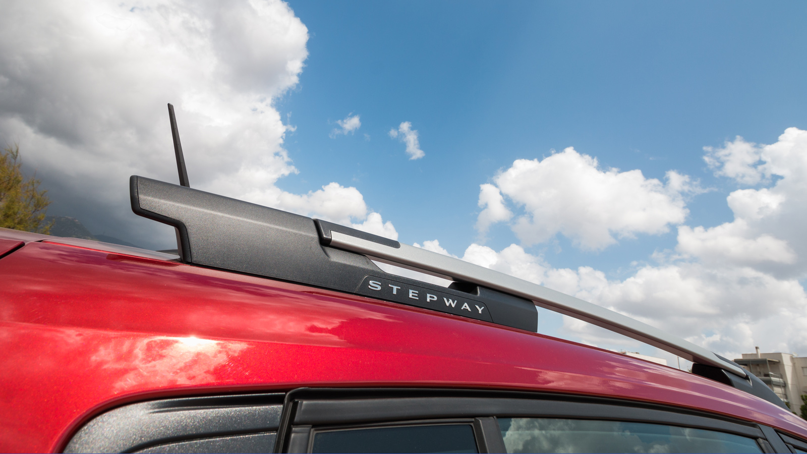 Sandero Stepway LPG: Crossover στοιχεία και 1.360 χλμ αυτονομία